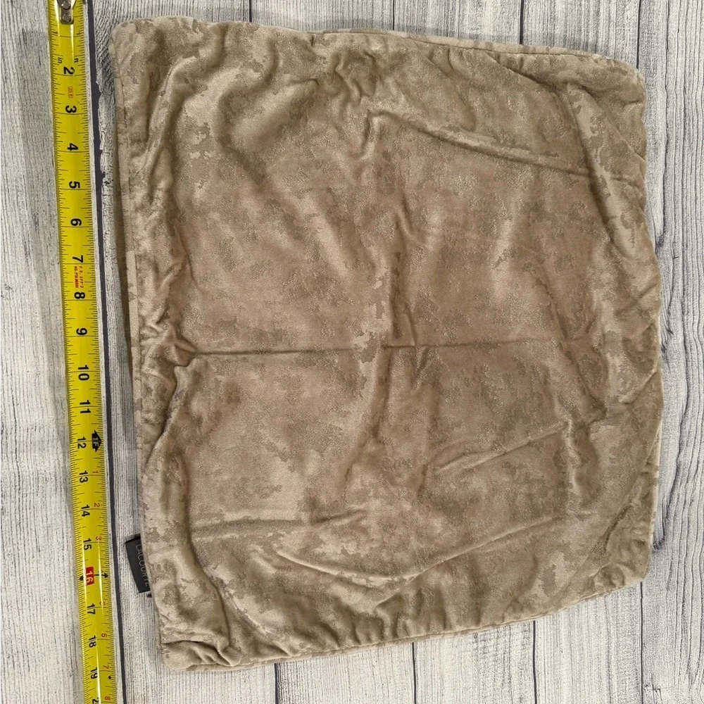 LACOURTE Soft Tan decorative plush texture Pillow Cover 18x18in